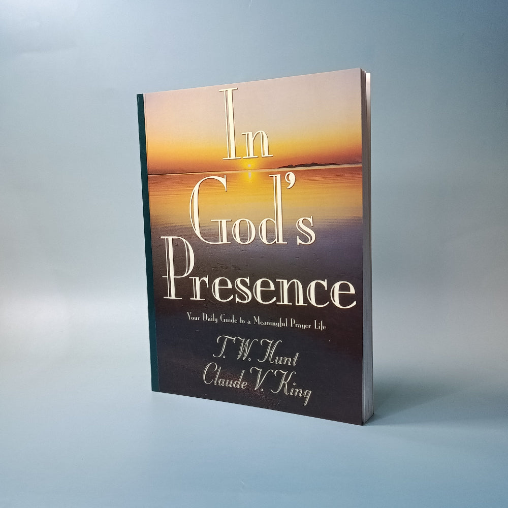 In God's Presence: Your Daily Guide to a Meaningful Prayer Life